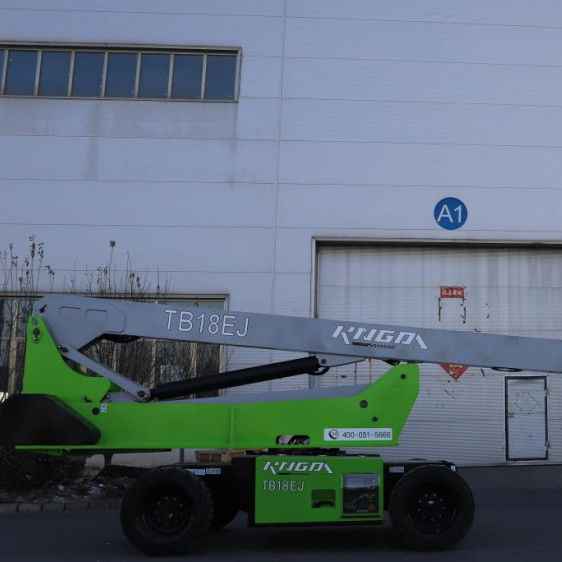 Mobile Diesel Telescopic Boom Lift 230kg Load Plat Size 2.44x0.9m Height 20m